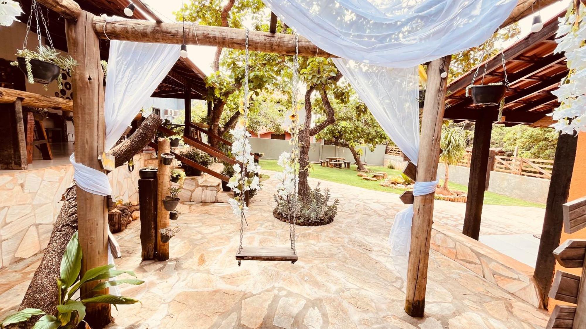 Flor De Pequi Inn